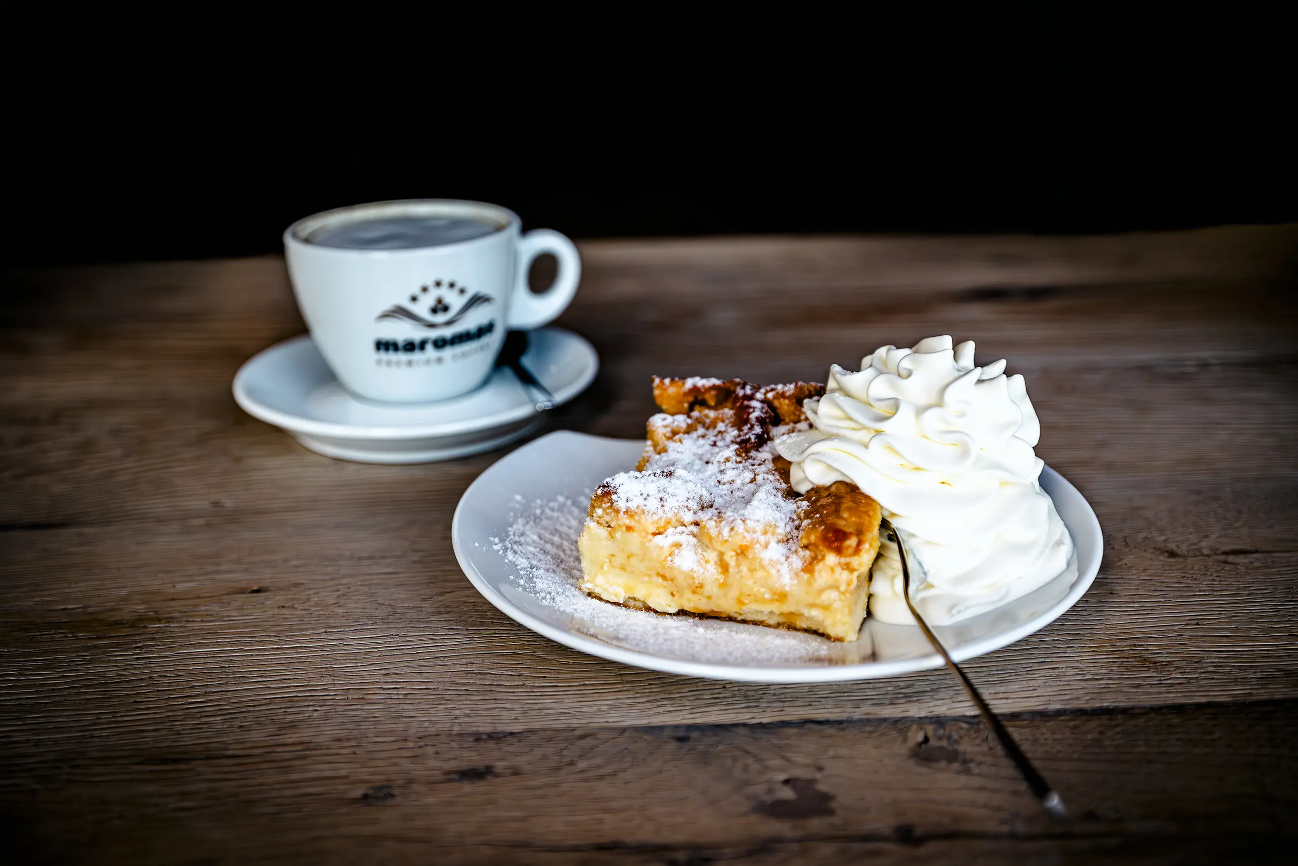 Essen in der Tannen-Stub. Kaffee und Kuchen.